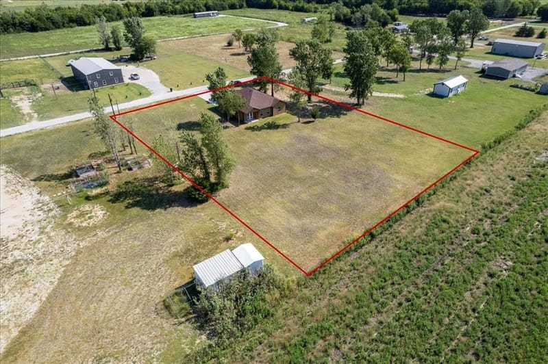 300 Private Road 36008, Honey Grove TX 75446 - Photo 33