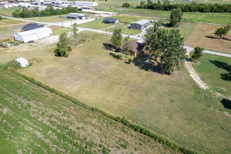 300 Private Road 36008, Honey Grove TX 75446 - Photo 37