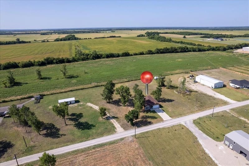 300 Private Road 36008, Honey Grove TX 75446 - Photo 40