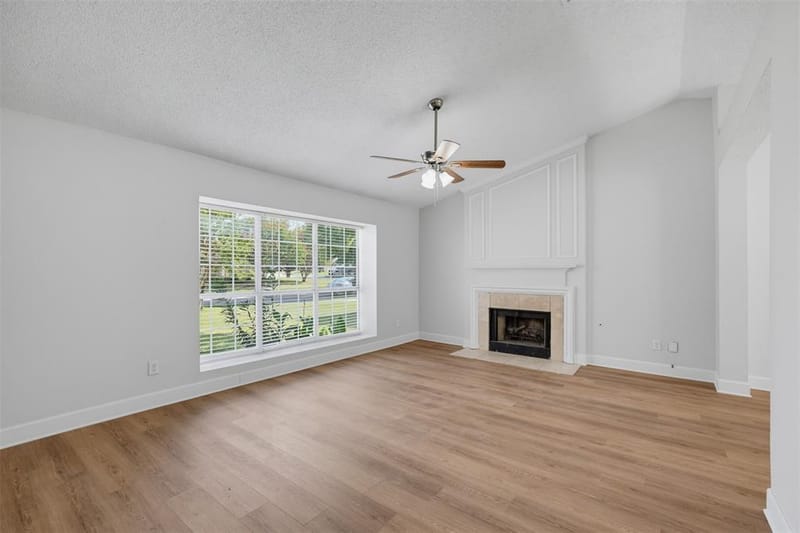 404 Spencer Circle, Grand Prairie TX 75052 - Photo 4