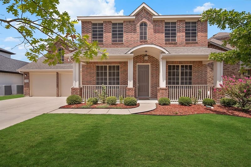 316 Bluffside Trail, Benbrook TX 76126 - Photo 2