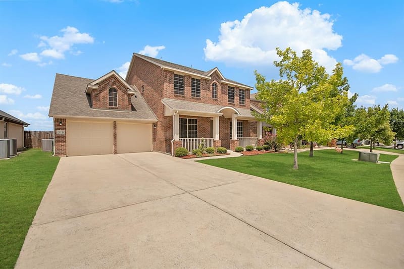 316 Bluffside Trail, Benbrook TX 76126