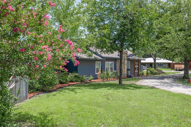 2620 Vine Street, Brownwood TX 76801 - Photo 2