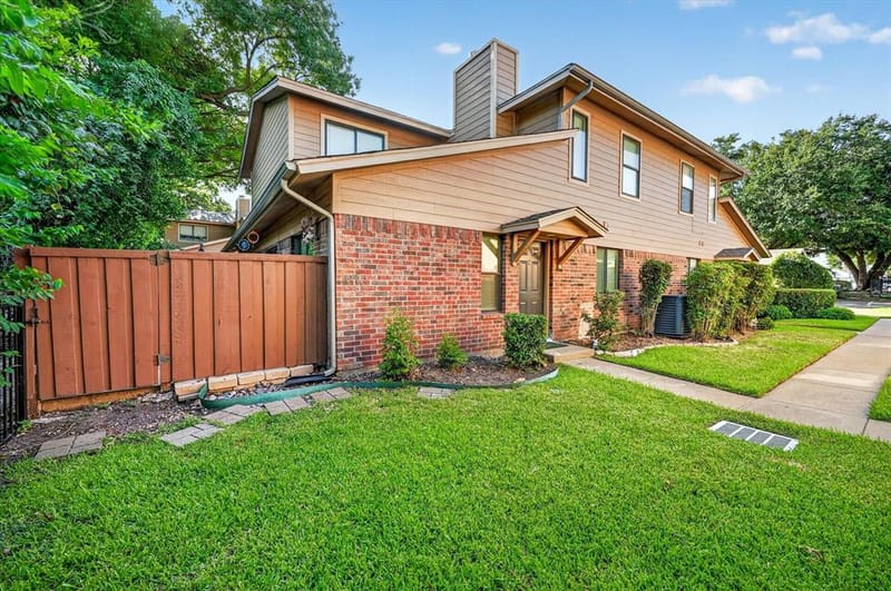 5662 Cedar Creek Drive, Benbrook TX 76109 - Photo 2