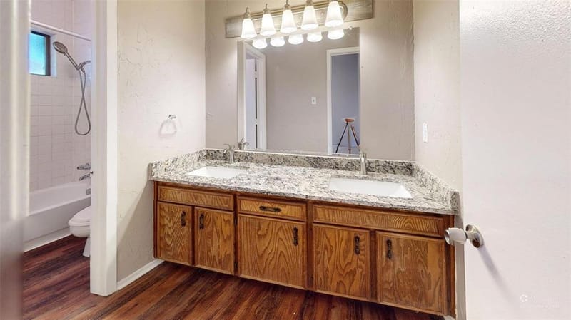 650 Harvest Hill Street, Lewisville TX 75067 - Photo 8