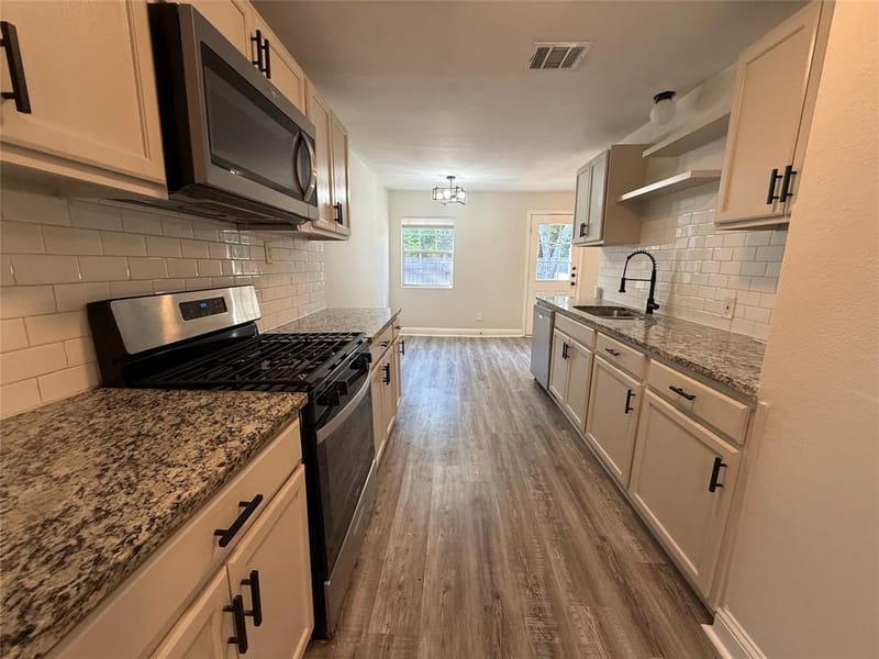 1033 S Hub Street, Sherman TX 75090 - Photo 4