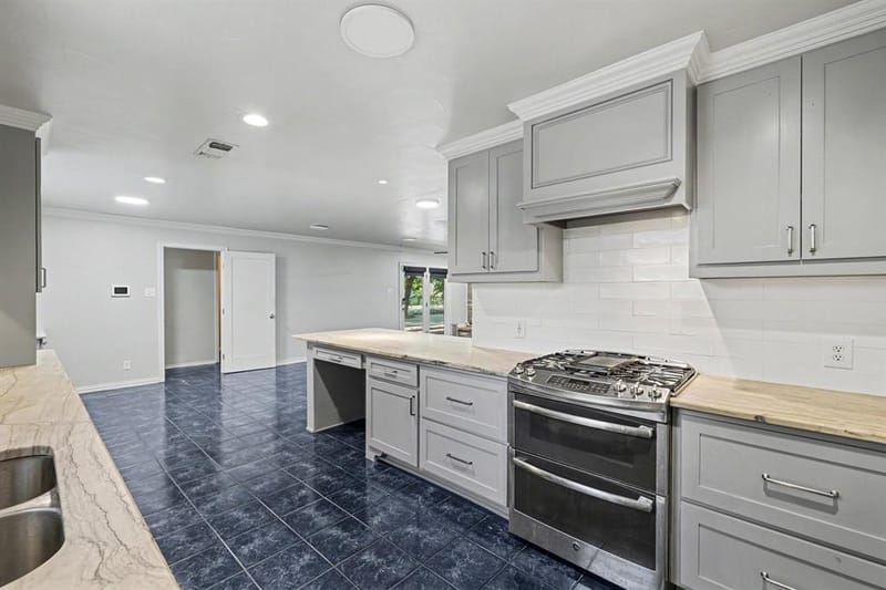 2408 Winewood Lane, Arlington TX 76013 - Photo 13