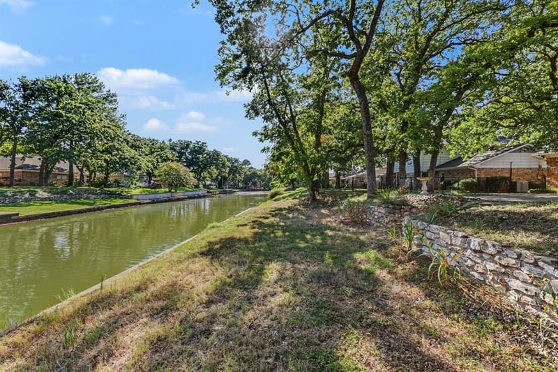 2408 Winewood Lane, Arlington TX 76013 - Photo 37