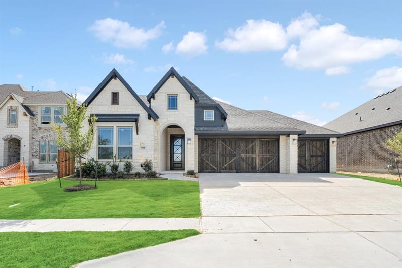 908 Alderwood Drive, Red Oak TX 75154 - Photo 2