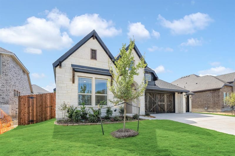 908 Alderwood Drive, Red Oak TX 75154 - Photo 3