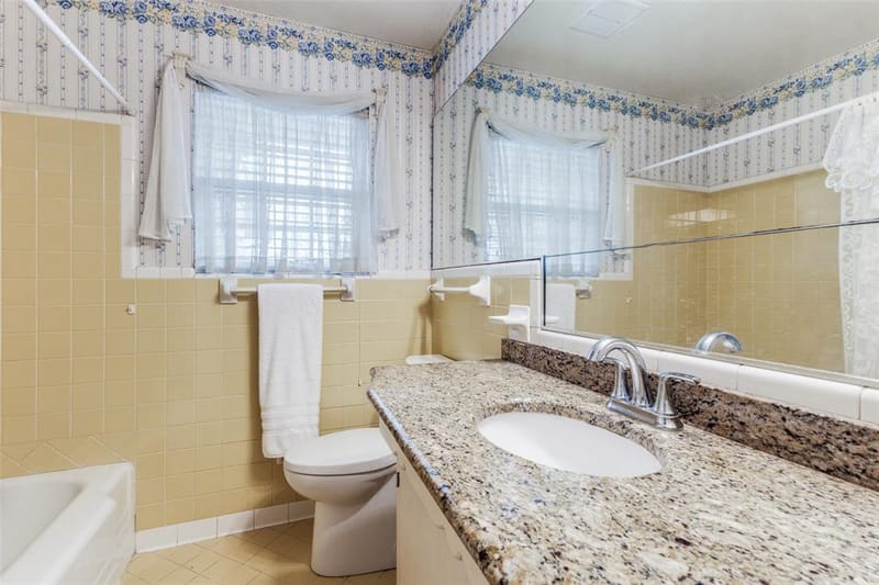 9210 Larchwood Drive, Dallas TX 75238 - Photo 12