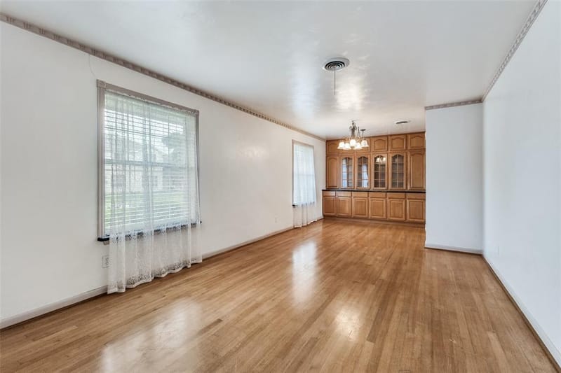 9210 Larchwood Drive, Dallas TX 75238 - Photo 3