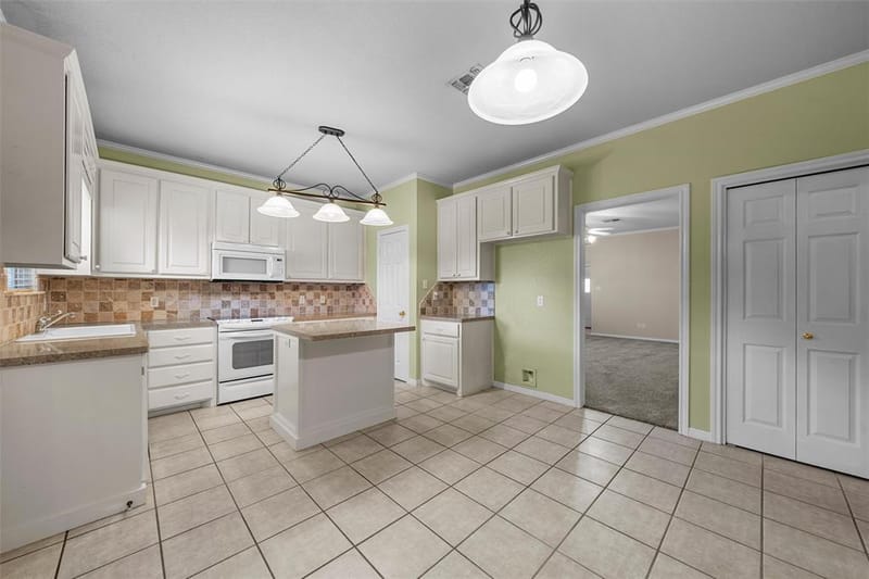 333 Old Mill Creek Drive, Woodway TX 76712 - Photo 9