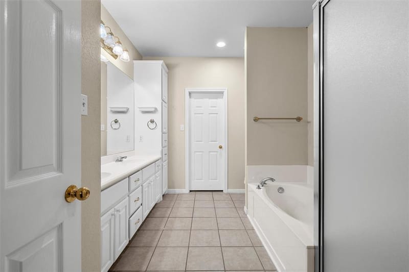 333 Old Mill Creek Drive, Woodway TX 76712 - Photo 15