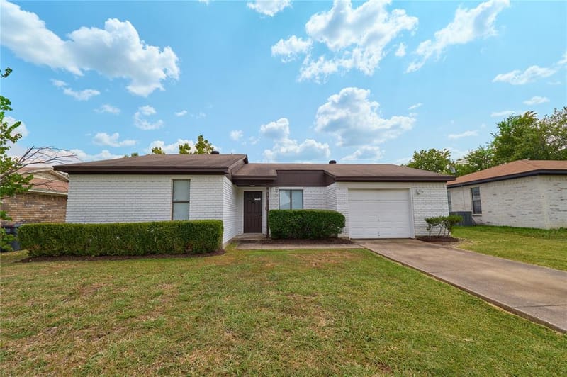 813 Loganwood Drive, Royse City TX 75189 - Photo 5