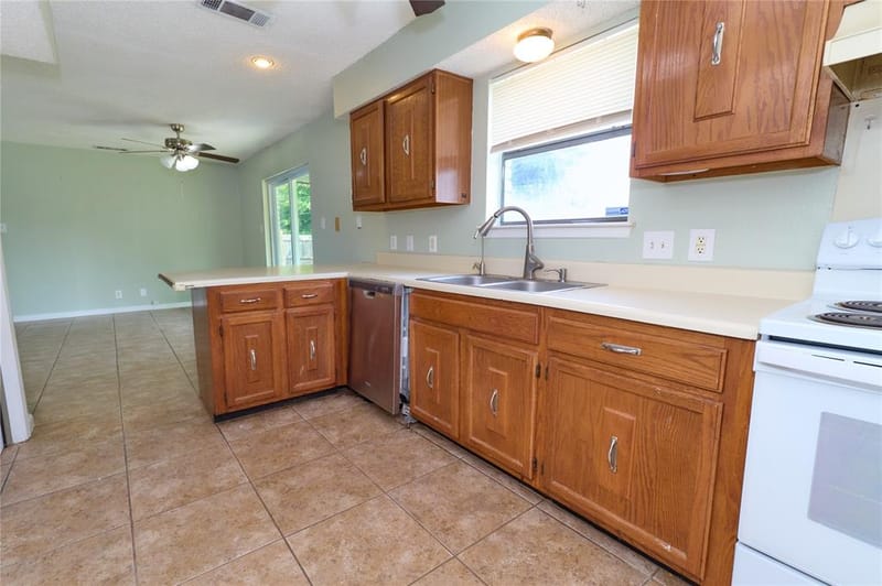 813 Loganwood Drive, Royse City TX 75189 - Photo 10