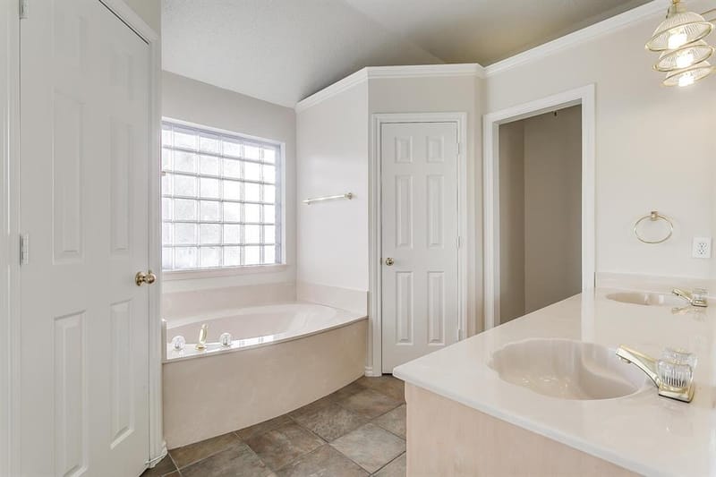 901 Evandale Road, Burleson TX 76028 - Photo 27
