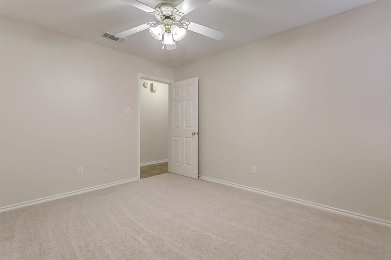 901 Evandale Road, Burleson TX 76028 - Photo 35