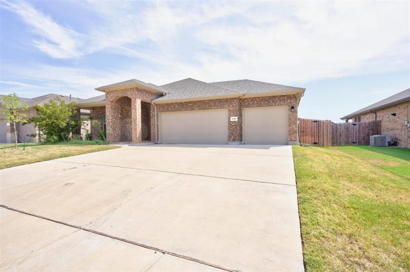 1203 Larkspur Lane, Cleburne TX 76033 - Photo 2