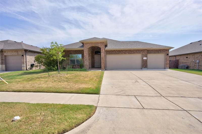 1203 Larkspur Lane, Cleburne TX 76033