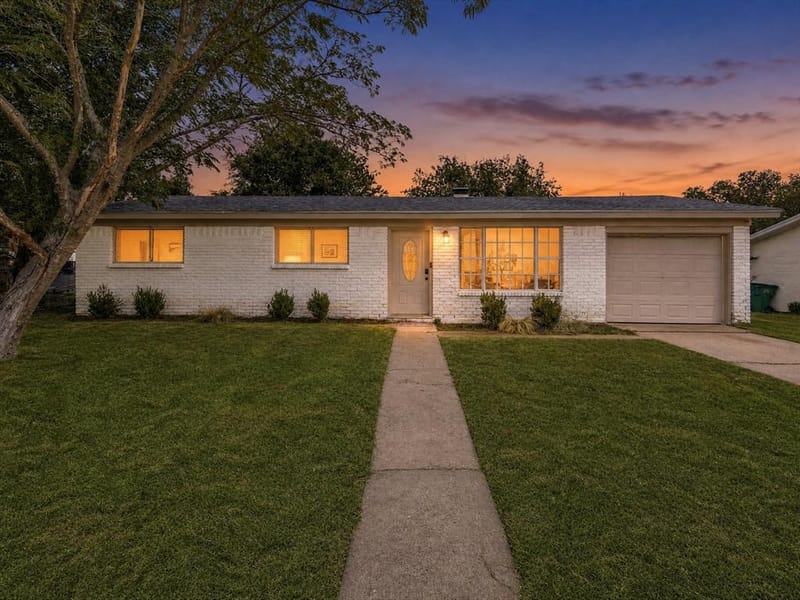 321 E Pine Street, Jacksboro TX 76458