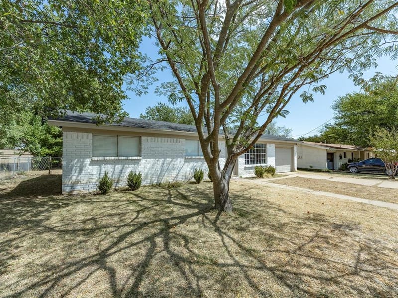 321 E Pine Street, Jacksboro TX 76458 - Photo 25