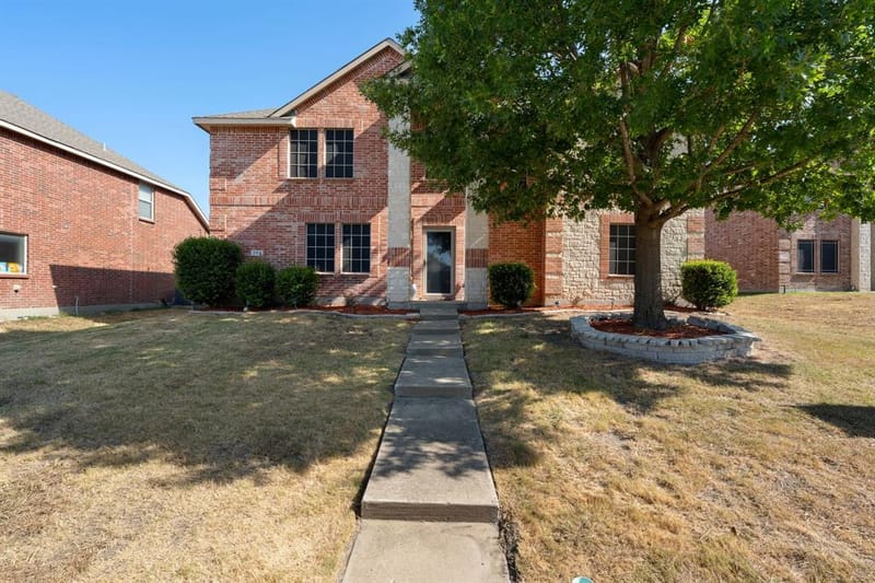 204 Rosewood Court, Red Oak TX 75154