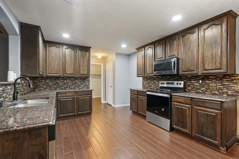 204 Rosewood Court, Red Oak TX 75154 - Photo 10