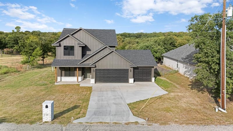 121 Jim Walter Drive, Runaway Bay TX 76426