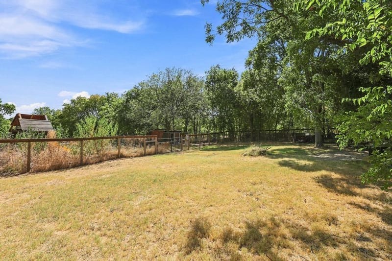 405 E College Street, Gunter TX 75058 - Photo 20
