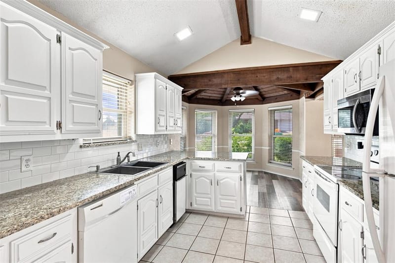 135 Meadow Ridge Drive, Cedar Hill TX 75104 - Photo 8