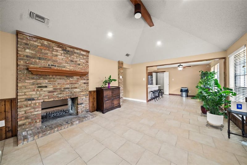 342 Hillcroft Drive, Duncanville TX 75137 - Photo 9
