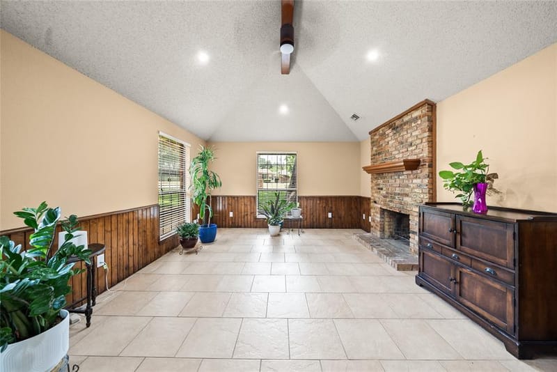 342 Hillcroft Drive, Duncanville TX 75137 - Photo 8