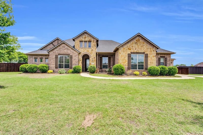 102 Willowbrook Drive, Waxahachie TX 75165