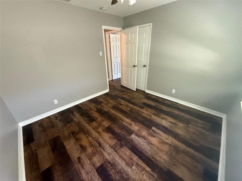 300 S Joyce Street, Lacy Lakeview TX 76705 - Photo 7