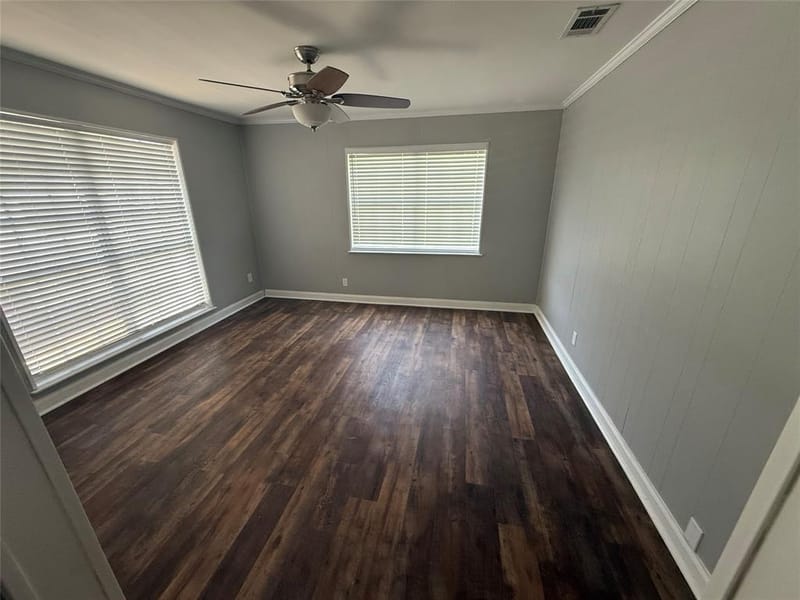 300 S Joyce Street, Lacy Lakeview TX 76705 - Photo 11