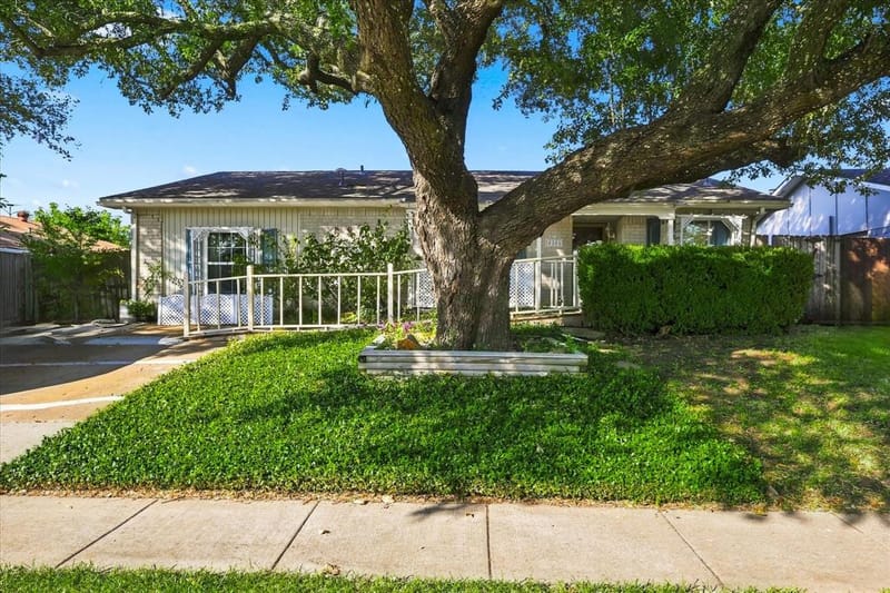 6305 Magnolia Lane, Rowlett TX 75089 - Photo 2
