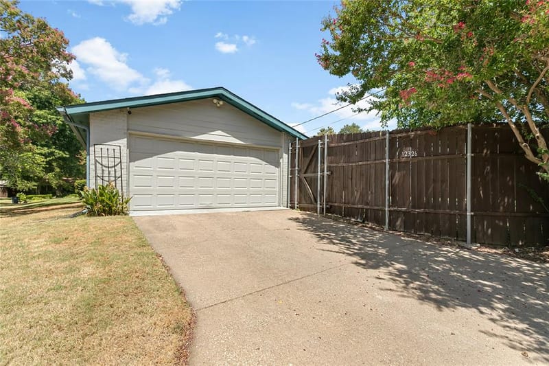 12326 Cedar Bend Drive, Dallas TX 75244 - Photo 36
