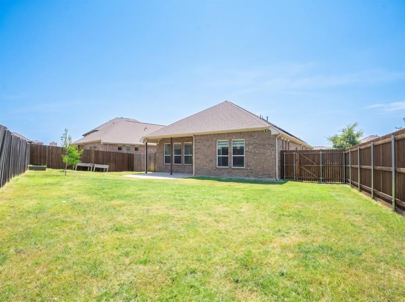2105 Ella Lane, Carrollton TX 75010 - Photo 29