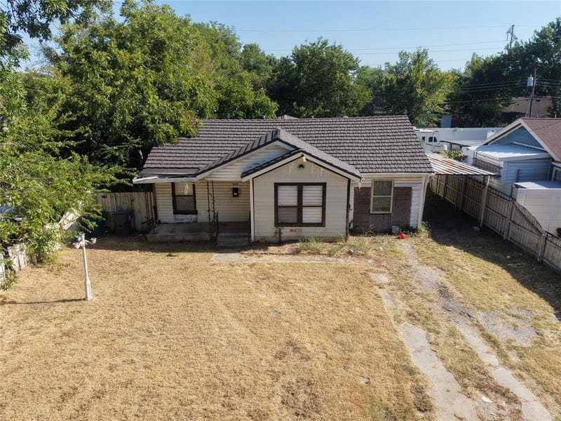 8222 Wes hodges Road, Dallas TX 75217