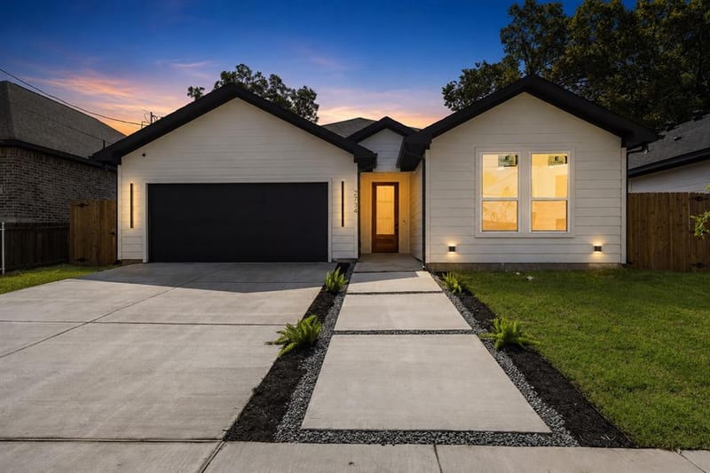 2734 Marburg Street, Dallas TX 75215