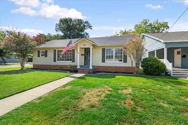 1801 Woodlawn Avenue, Corsicana TX 75110 - Photo 3
