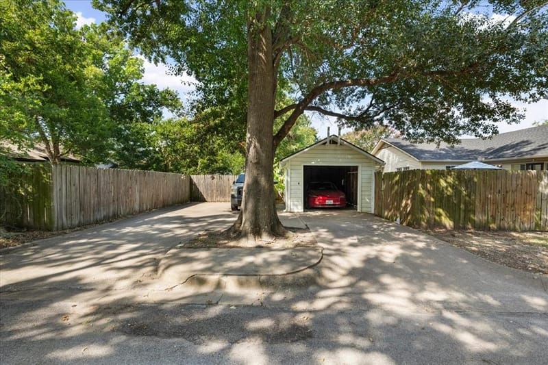 1801 Woodlawn Avenue, Corsicana TX 75110 - Photo 36