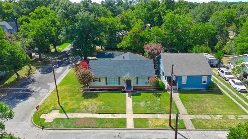 1801 Woodlawn Avenue, Corsicana TX 75110 - Photo 37