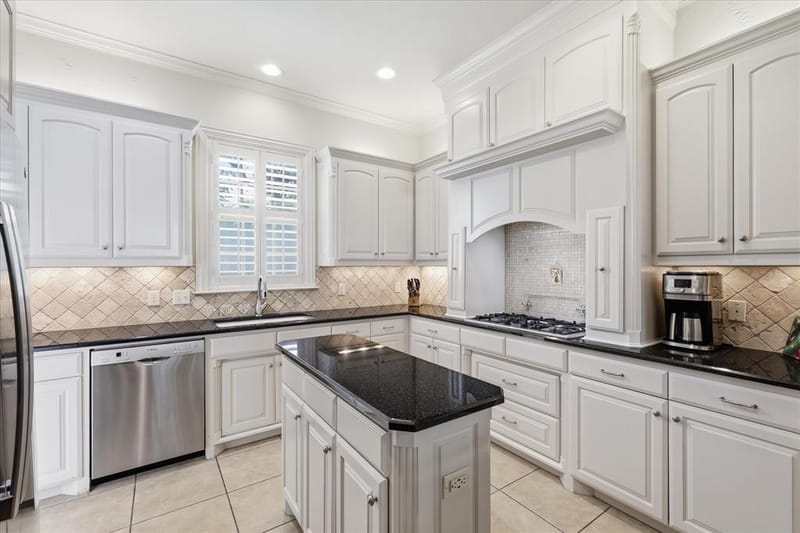 605 Montgomery Street, Fort Worth TX 76107 - Photo 11