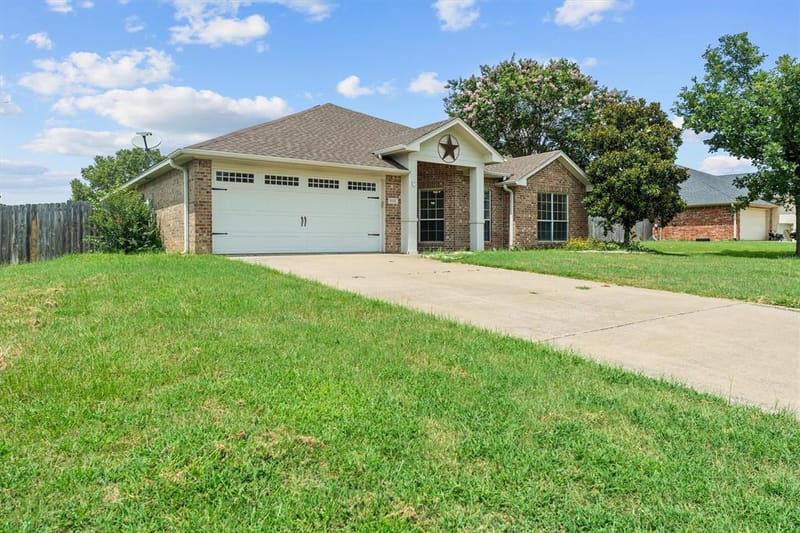 833 Greenwood Circle, Lindale TX 75771 - Photo 4
