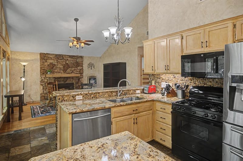 209 Woodfern Glen, Holly Lake Ranch TX 75765 - Photo 14