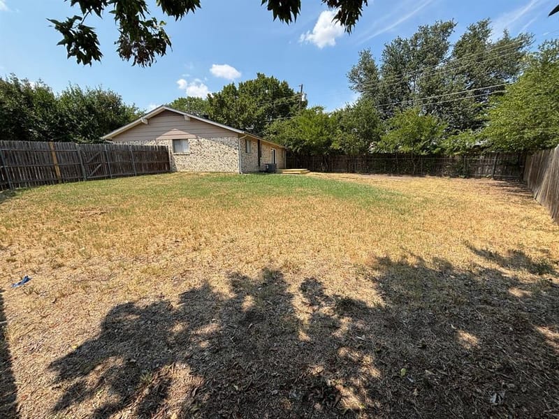 4002 Fairbanks Court, Irving TX 75062 - Photo 20