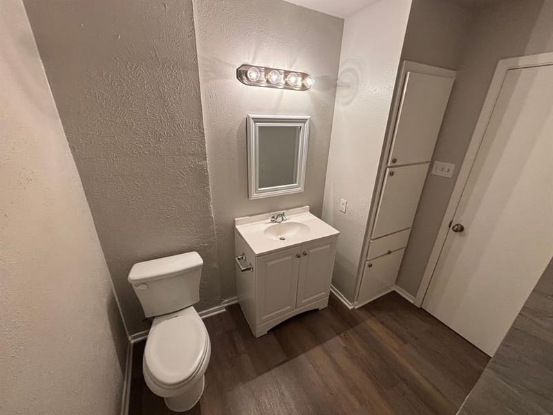 4002 Fairbanks Court, Irving TX 75062 - Photo 11