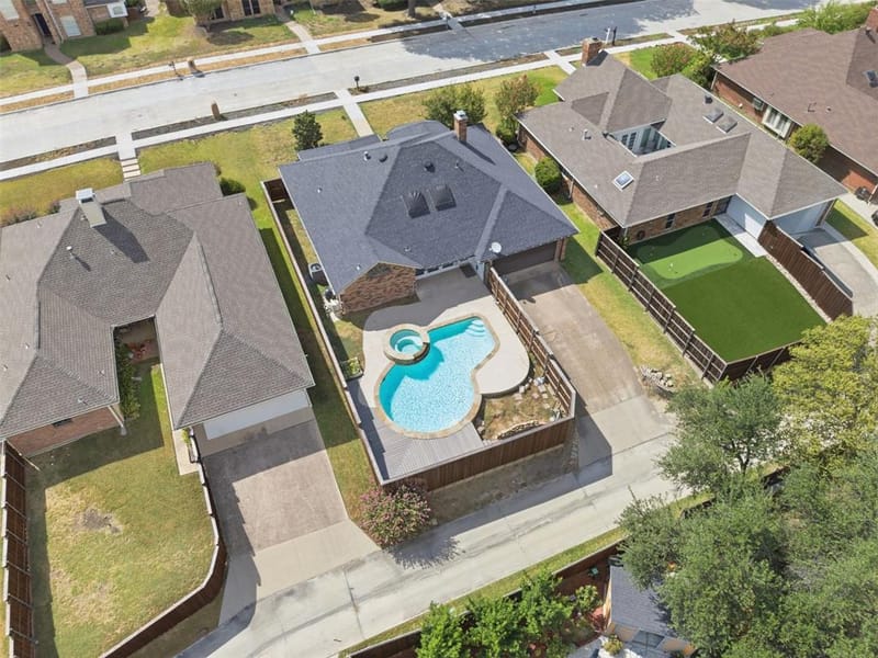 3802 Cromwell Drive, Carrollton TX 75007 - Photo 2